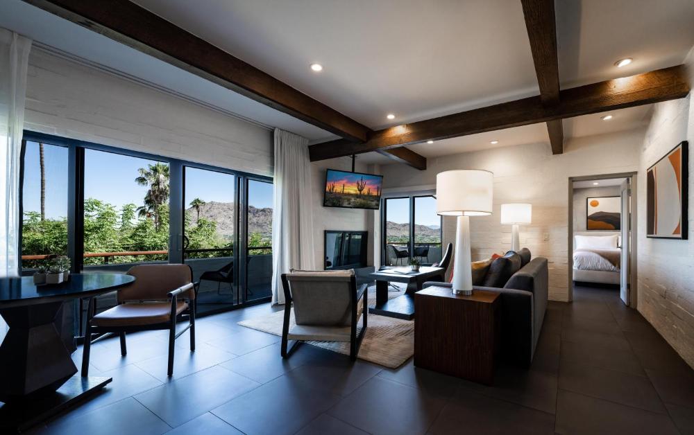 Suite interior